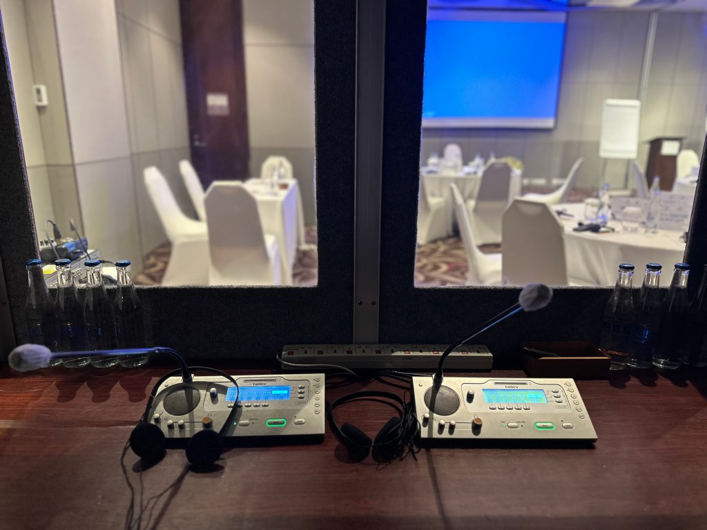 Why Simultaneous Interpreters Should Work in a&nbsp;Booth